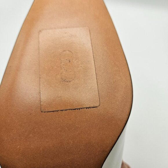 Salvatore Ferragamo “Decree” White Calf Leather Pumps | Gold Gancini | Size 9 AA - Picture 9 of 15